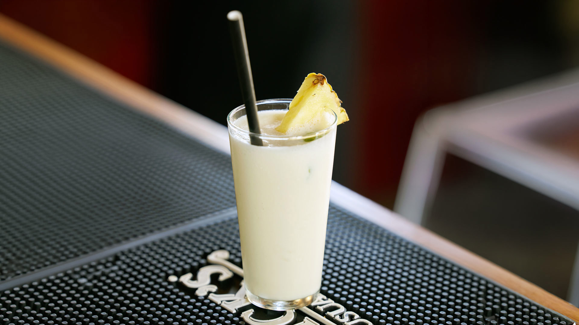 Copa de nikita de piña servida en la isla de Madeira.