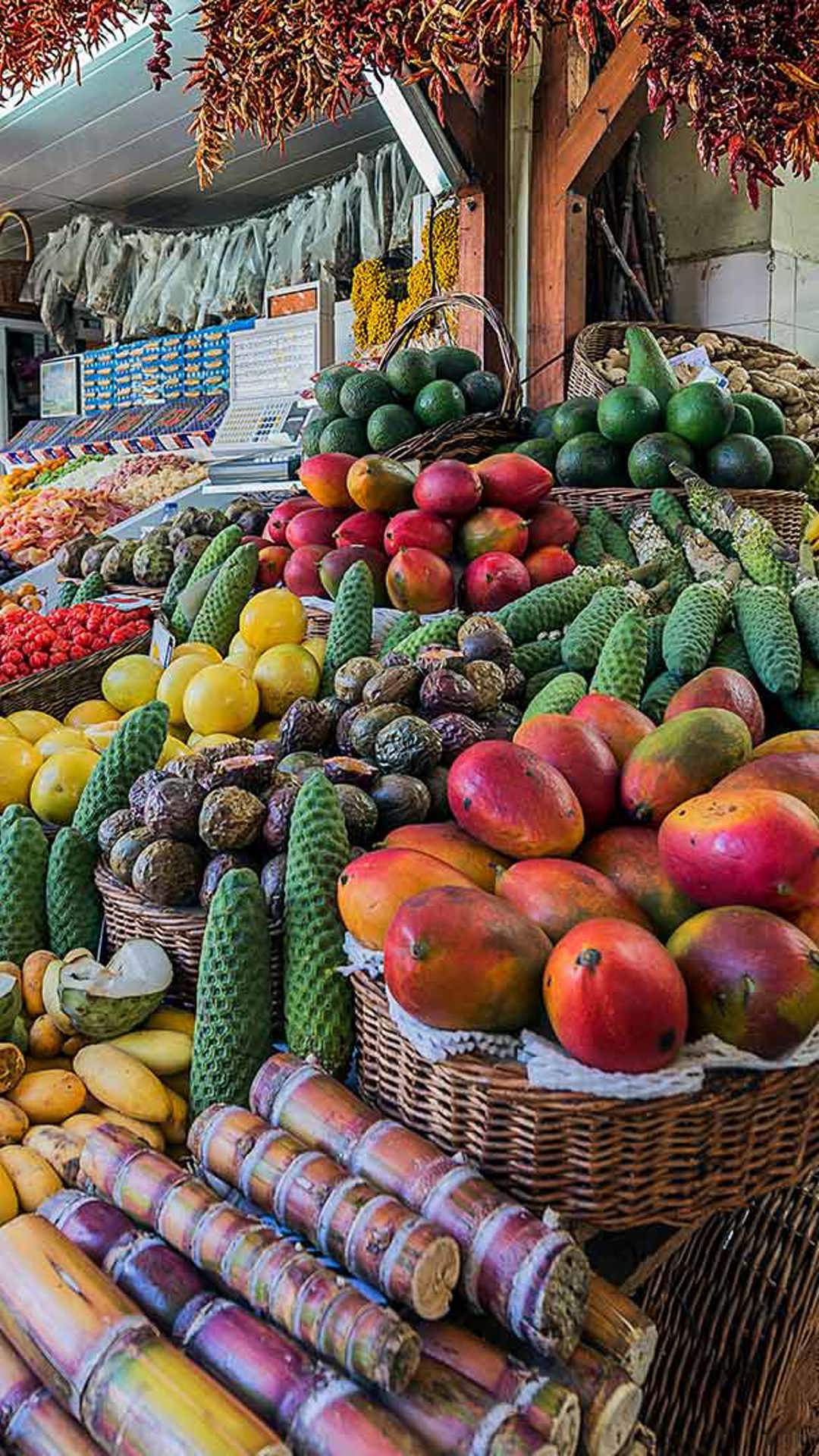 Étal de fruits au Mercado dos Lavradores, sur l'île de Madère.